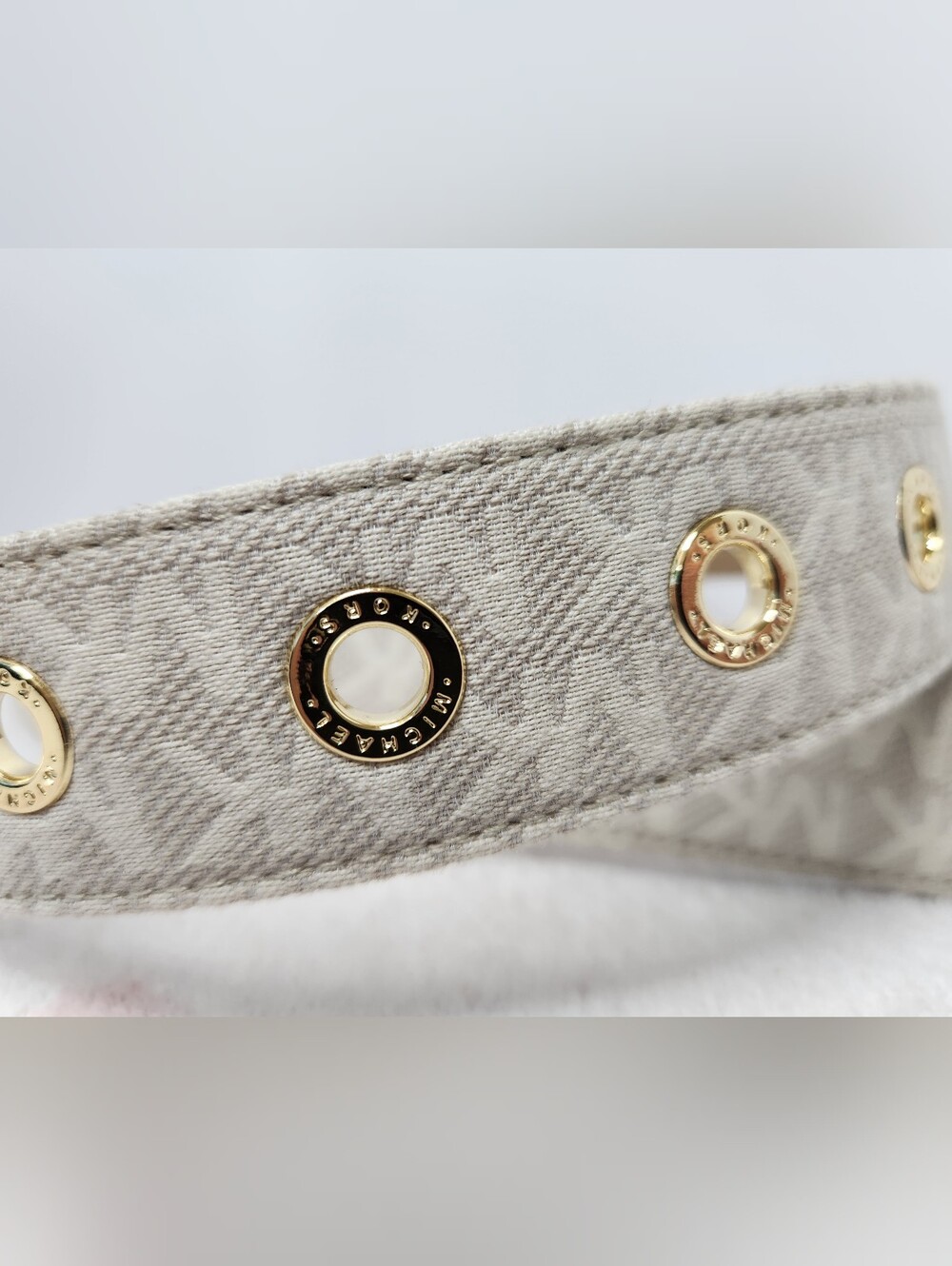 Michael Kors Beige Signature Logo Belt with White Trim and Gold Buckle - Picture 5 of 7